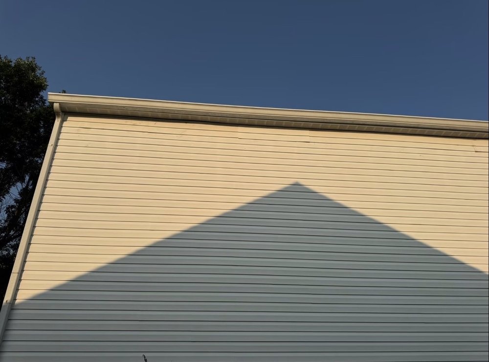 Residential gutter and siding maintenance on a Carmel, IN home Residential gutter and siding maintenance on a Carmel, IN home